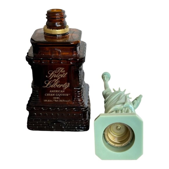 Figure- Statue of Liberty on the Cover of An Empty American Cream Liqueur Bottle - Picture 7 of 13